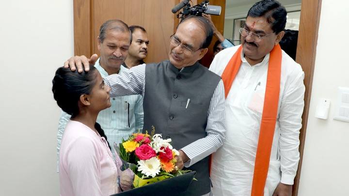 "मामा जी, मेरा, डॉक्टर बनने का सपना आपने पूरा किया"